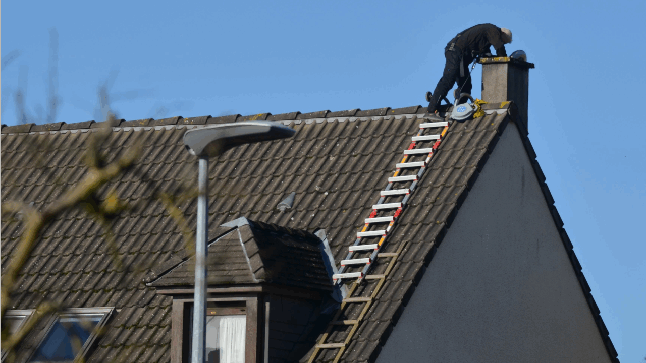 Les risques d’un conduit mal entretenu : incendies, intoxications et amendes