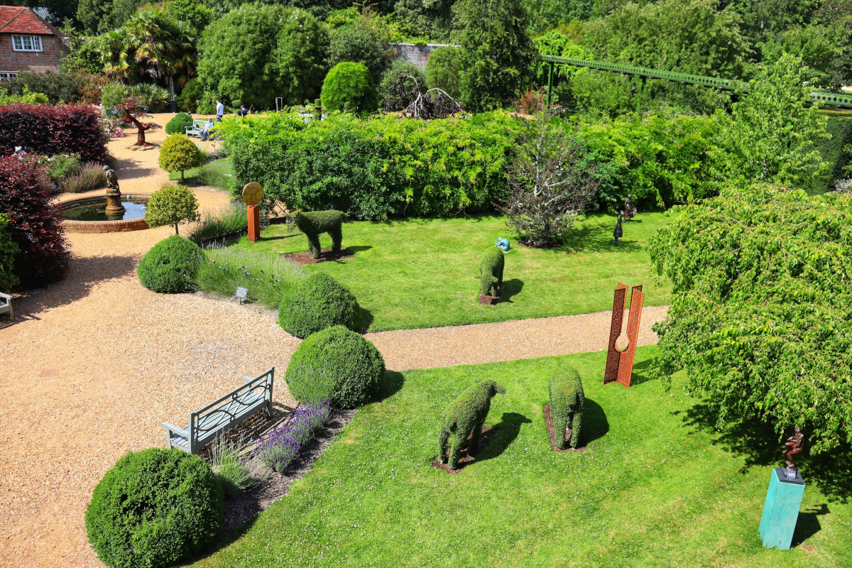 https://naturalizee.fr/wp-content/uploads/2026/06/entretien-jardin.jpg